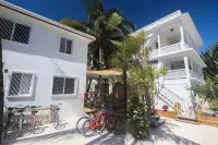 Treetops Hotel Hotels near Caye Caulker