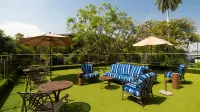 Holiday Inn Express & Suites Cuernavaca Hotels near CARMELO DE SAN JOSE