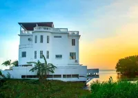 Seaview Deluxe Studio w Kitchenette, Balcony &pool Отели в г. Беррелл Бум