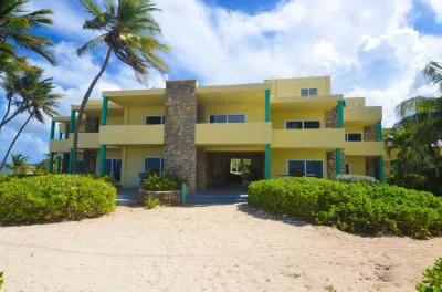 The Palms at Pelican Cove Hotels near Princess Plaza
