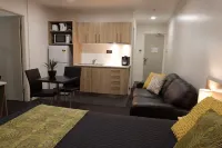 Abode37 Motel Emerald Отели в г. Эмеролд