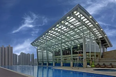 Nina Hotel Tsuen Wan West Hotel dekat Hong Kong International Airport